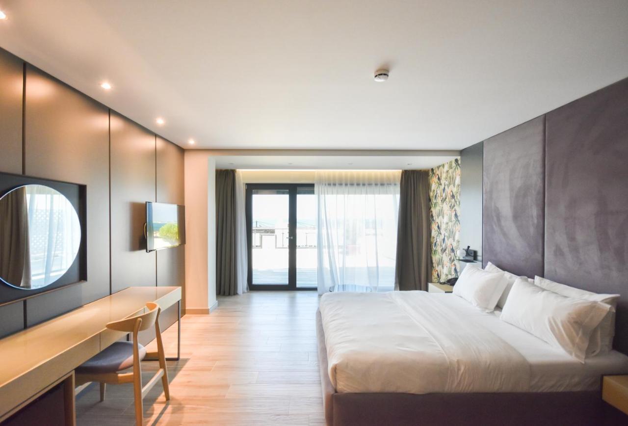 Flamingo Hotel Vlorë Esterno foto
